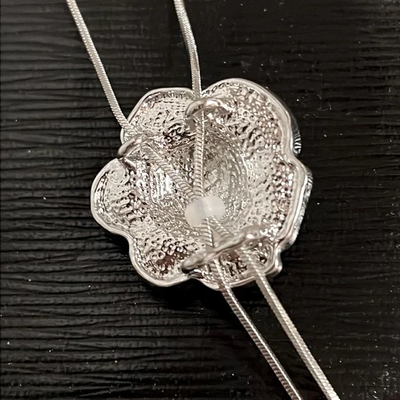 NWOT fashion rose long necklace - Picture 4 of 6